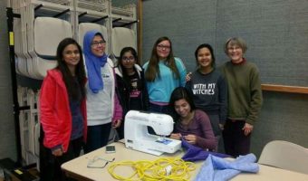 Student Volunteers Gain Skills and Help Others | Academic Year in America (AYA)