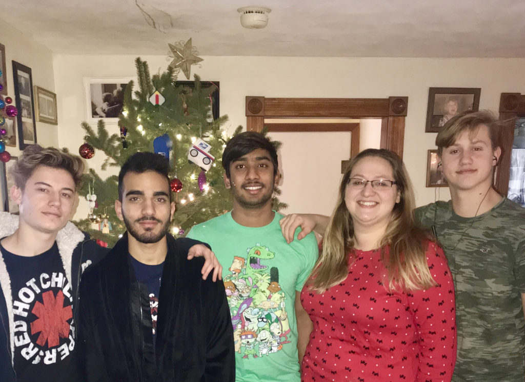 Exchange Students from Italy and Pakistan Celebrate Holiday Traditions with Host Family in the USA | Academic Year in America (AYA)