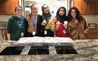Giving Back to the Community Helps Ohio Exchange Students Overcome Culture Shock | Academic Year in America (AYA)