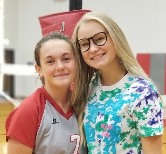 Jess from Germany Poses at Volleyball Match with Kansas Host Sister | Academic Year in America (AYA)