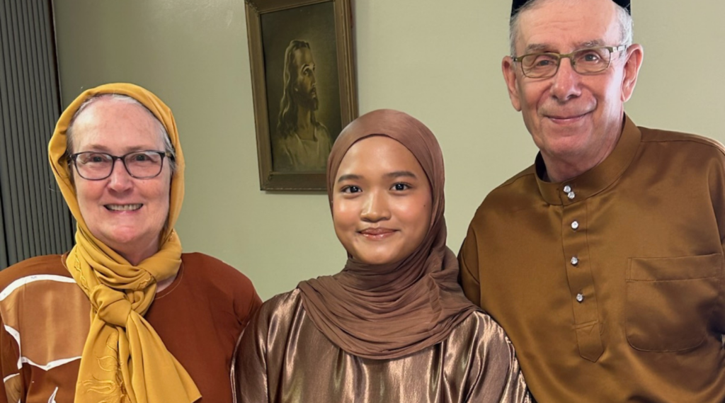 AYA’s 2024-2025 Host Family of the Year with exchange student in Kentucky